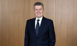 Sabancı'da bayrak değişimi 