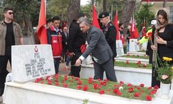 Vali Şahin şehitliği ziyaret etti