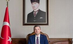 Yüz onun gururu 