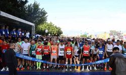 68 ülkeden 1800'ü yabancı, 10 bin sporcu Runtalya'da koştu