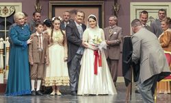 Aşk-ı Memnu sahnede