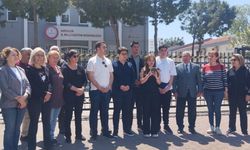 Liseliler öğretmenlerine sahip çıktı 