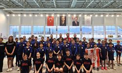 Minik kulaçlardan madalya yağmuru 