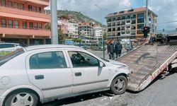 Aydınlatma direğine çarparak durabildi