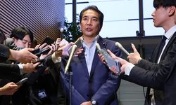 Japon bakan "bağışlanan pirinçler" sayesinde pirinç satın almadığını söyledi, istifa etti