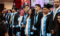 Alanya Üniversitesi'nde mezuniyet coşkusu
