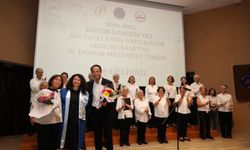Hayata tazelenerek devam: 60+ üniversiteliler mezuniyetle gururlandı