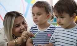 Minikler ipekböceğiyle tanıştı