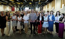 Konyaaltı renge büründü: Sanat sergisi göz kamaştırdı