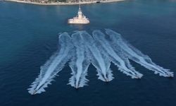 Sahil Güvenlik İstanbul Boğazı’nda gösteri yaptı