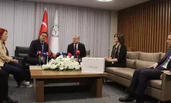 Siyasiler bayramlaştı