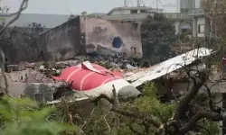 Hindistan'da düşen uçağın karakutularından ilk veriler elde edildi