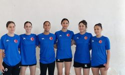 Kepez'in gururu Milli Takım’a taştı