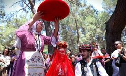 Antalya’da Yörük rüzgârı: Festivalde kına töreni sürprizi
