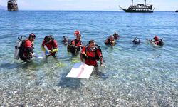 Kemer’de deniz dibi temizlendi