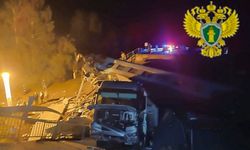 Rusya’da köprü, yolcu dolu trenin üzerine çöktü: 7 ölü