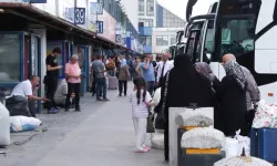 İranlılar otobüslerle ülkelerine dönüyor