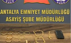 Antalya'da polis kılığına giren dolandırıcılar tutuklandı