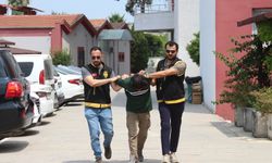 Kasklı saldırgan dehşet saçtı