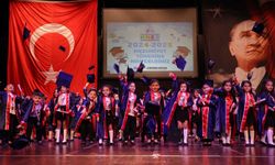 Miniklerden büyük mezuniyet