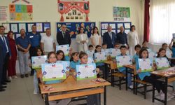 Korkuteli'deki okullarda karne heyecanı
