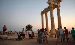 Antalya'ya 1 günde 102 bin 6 yabancı turist geldi