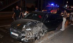 Serik’te minibüsle otomobil çarpıştı: 2 yaralı