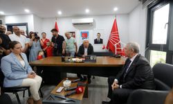 Mansur Yavaş, CHP Antalya İl Başkanlığı'nı ziyaret etti