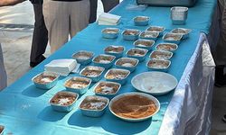 SGK önünde aşure ikramı