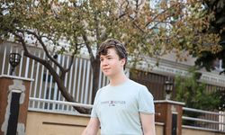 Antalya'da 3'üncü kattan düşen Metehan, ayağa kalktı