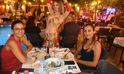 Kadın kadına Meyhanet'e kutladılar