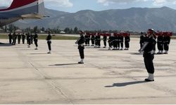 Şehitlerimiz için Hakkari'de tören düzenlendi