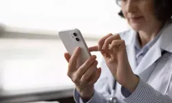 Yapay zeka terapi yerine geçemez: Empatiyi sadece taklit eder