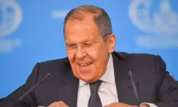 Lavrov: Putin, Zelenskiy ile görüşmeye hazır