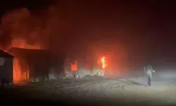 Atık malzemeler alev alev yandı