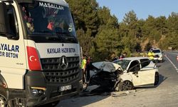 Otomobil ile beton mikseri çarpıştı