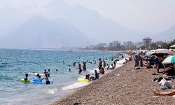 Antalya’da ağustos sonu plaj keyfi