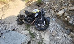 Motosiklet şarampole yuvarlandı