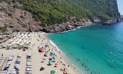 Yerli ve yabancı turistler plajları doldurdu