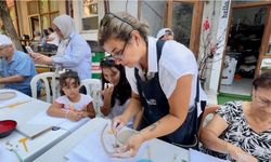 Ormanalı kadınlara seramik sanatını öğretiyor