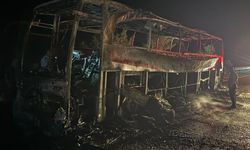Seyir halindeki otobüs alev alev yandı