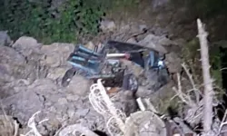 Otomobil yayla yolunda uçuruma yuvarlandı