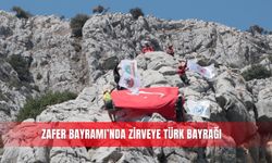Zafer Bayramı’nda zirveye Türk Bayrağı