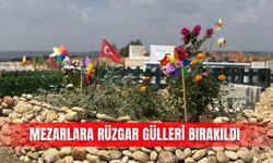 Kurşunlu Mezarlığı’nda mezarlara rüzgar gülleri bırakıldı