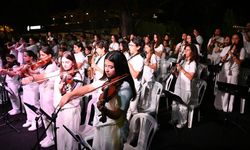 Kemer'de can dostlar için ikinci konser