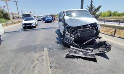 Tur aracı tur otobüsüne çarptı