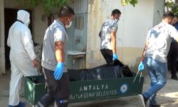 Döşemealtı'nda 72 yaşındaki kadın evinde ölü bulundu