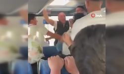 Otobüs şoförü ile yolcu birbirine girdi...O anlar kamerada
