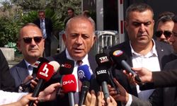 Gürsel Tekin CHP’nin Sarıyer’deki binasına geldi: "Biz Aziz İhsanlara yenilmeyeceğiz"