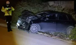 Otomobiller kafa kafaya çarpıştı